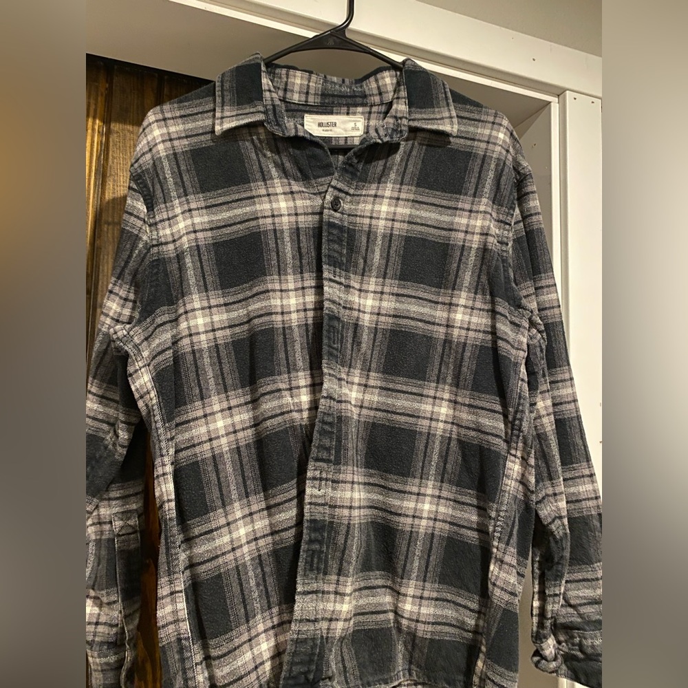 Hollister thick flannel .